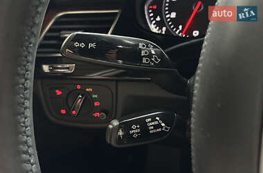 Седан Audi A8 2012 в 