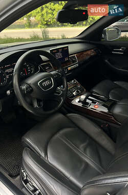 Седан Audi A8 2012 в 