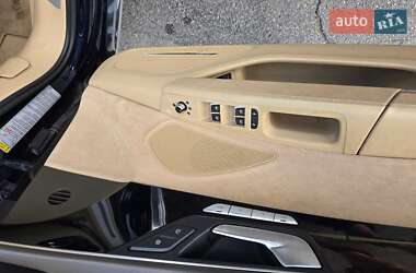 Седан Audi A8 2013 в 