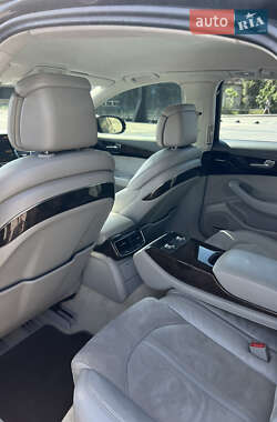Седан Audi A8 2010 в 