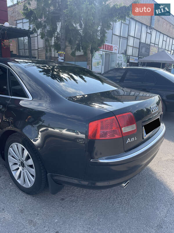 Седан Audi A8 2005 в Днепре