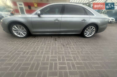 Седан Audi A8 2013 в 