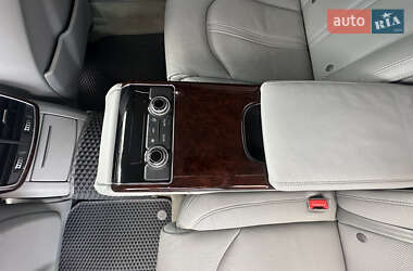 Седан Audi A8 2013 в 