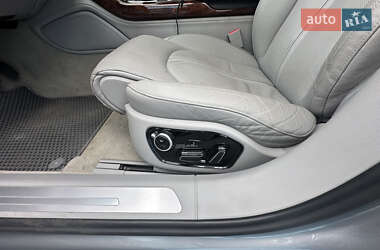 Седан Audi A8 2013 в 