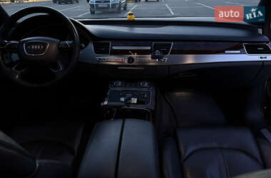 Седан Audi A8 2013 в 