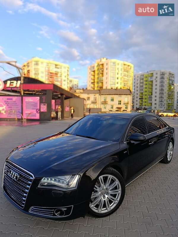 Седан Audi A8 2012 в Львове