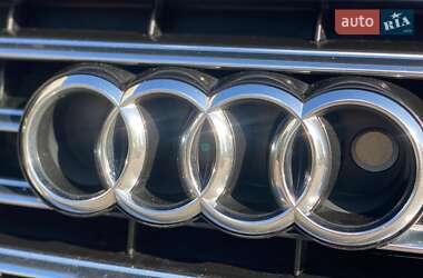 Седан Audi A8 2010 в 