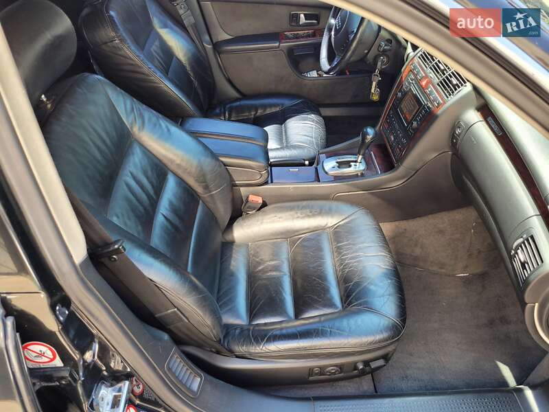 Седан Audi A8 2001 в Днепре