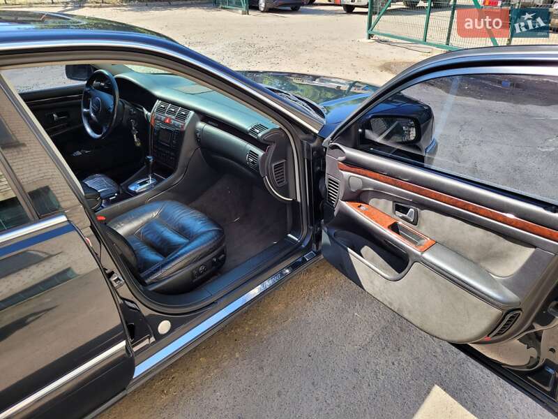 Седан Audi A8 2001 в Днепре