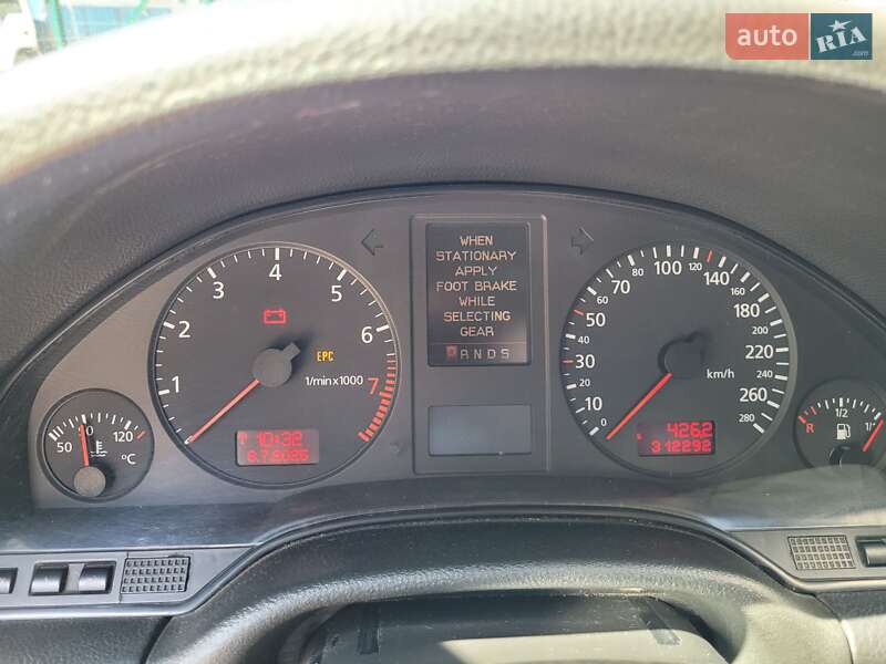 Седан Audi A8 2001 в Днепре