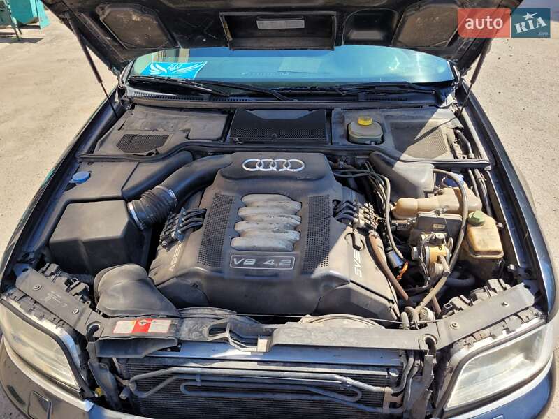Седан Audi A8 2001 в Днепре