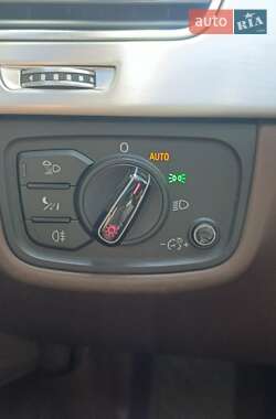 Седан Audi A8 2012 в 