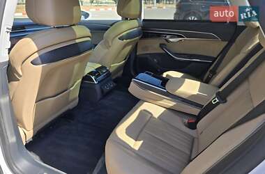 Седан Audi A8 2018 в 
