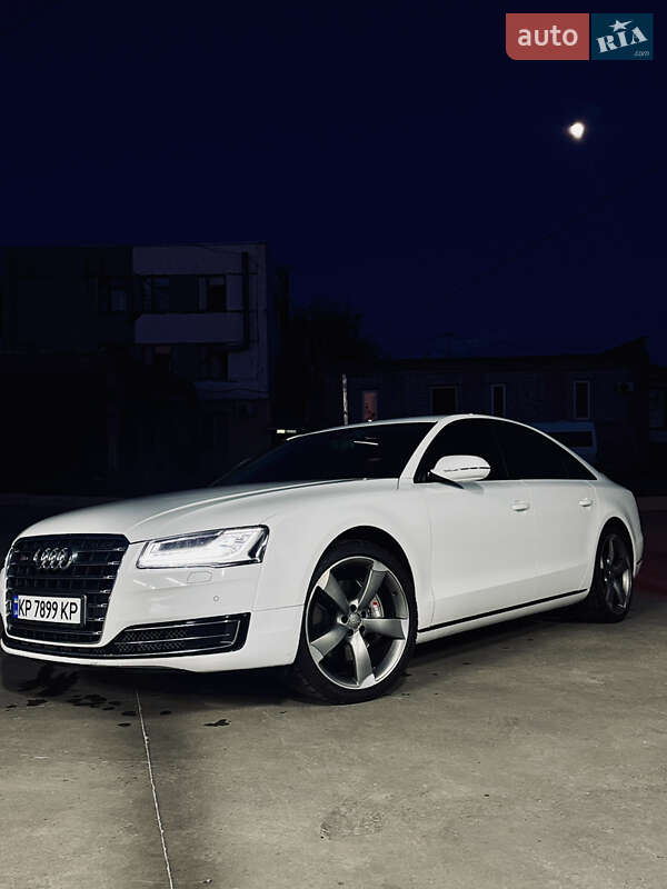 Седан Audi A8 2014 в 