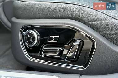 Седан Audi A8 2016 в 