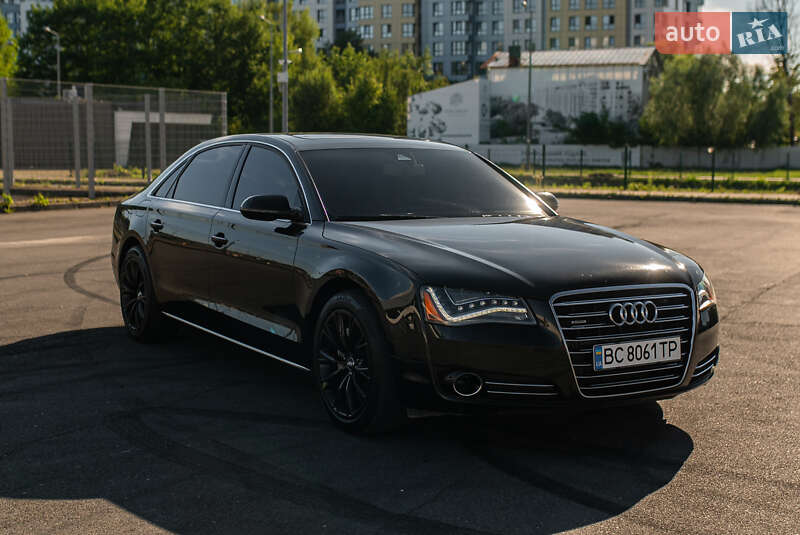 Седан Audi A8 2013 в Львове