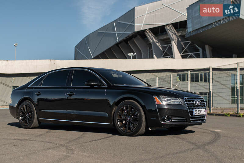 Седан Audi A8 2013 в Львове