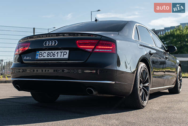 Седан Audi A8 2013 в Львове