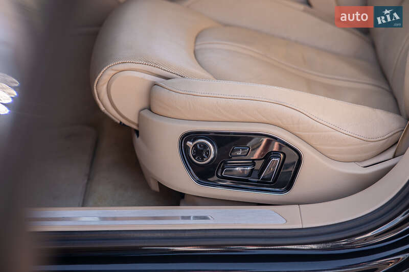 Седан Audi A8 2013 в Львове