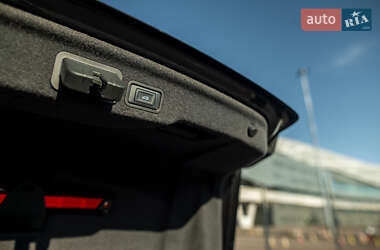 Седан Audi A8 2013 в 