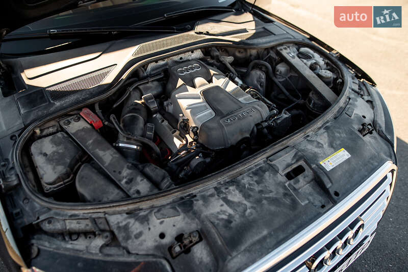 Седан Audi A8 2013 в Львове