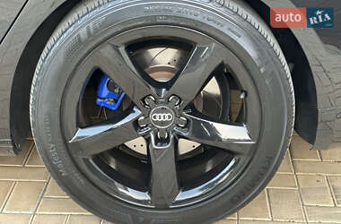 Седан Audi A8 2012 в 