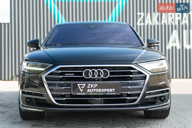 Седан Audi A8 2018 в Мукачево