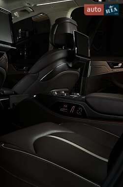 Седан Audi A8 2013 в 