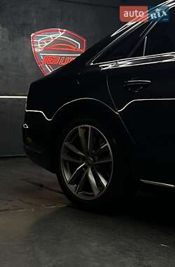 Седан Audi A8 2013 в 
