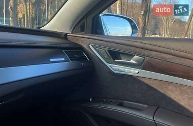 Седан Audi A8 2017 в 