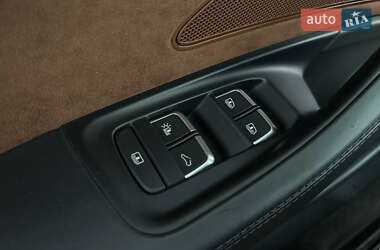 Седан Audi A8 2016 в 