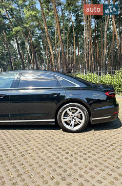 Седан Audi A8 2022 в 