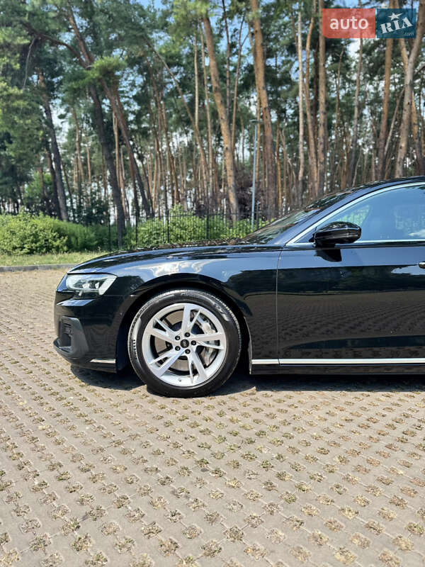 Седан Audi A8 2022 в Києві