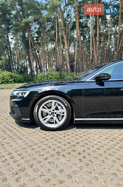 Седан Audi A8 2022 в 