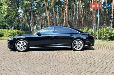Седан Audi A8 2022 в Киеве