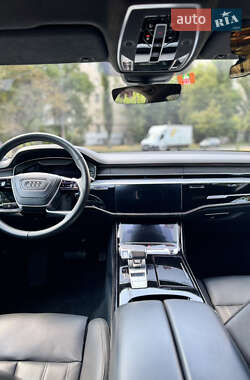 Седан Audi A8 2022 в 