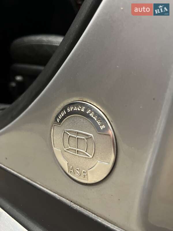 Седан Audi A8 2000 в Львове