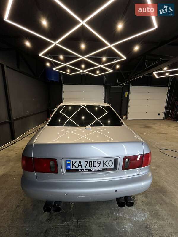 Седан Audi A8 2000 в Львове