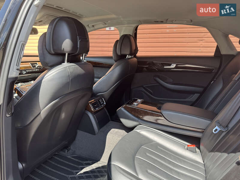 Седан Audi A8 2017 в Киеве