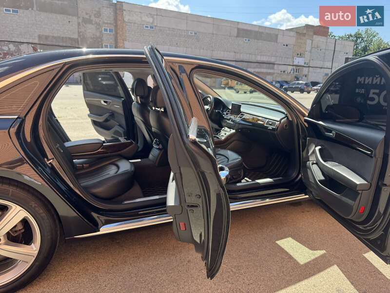 Седан Audi A8 2017 в Киеве