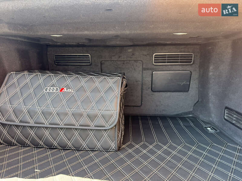 Седан Audi A8 2017 в Киеве