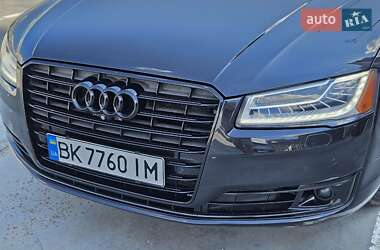 Седан Audi A8 2015 в 