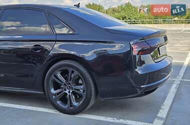Седан Audi A8 2015 в 