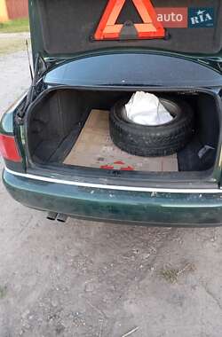 Седан Audi A8 2001 в 