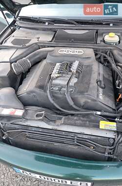 Седан Audi A8 2001 в 