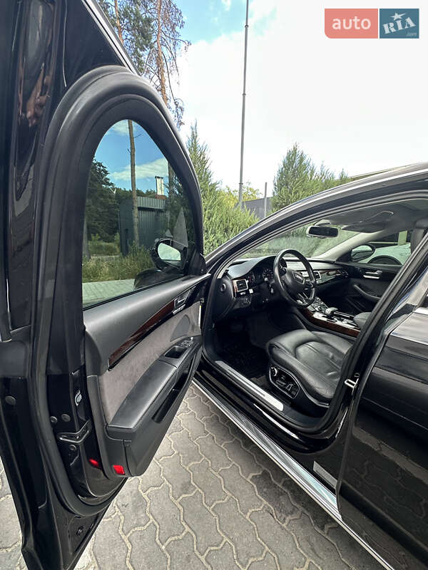 Седан Audi A8 2013 в Львові
