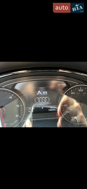 Седан Audi A8 2013 в Львові