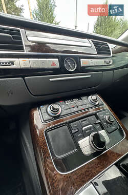 Седан Audi A8 2013 в Львове