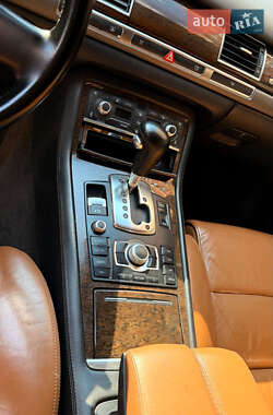 Седан Audi A8 2005 в 