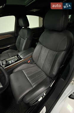 Седан Audi A8 2019 в 